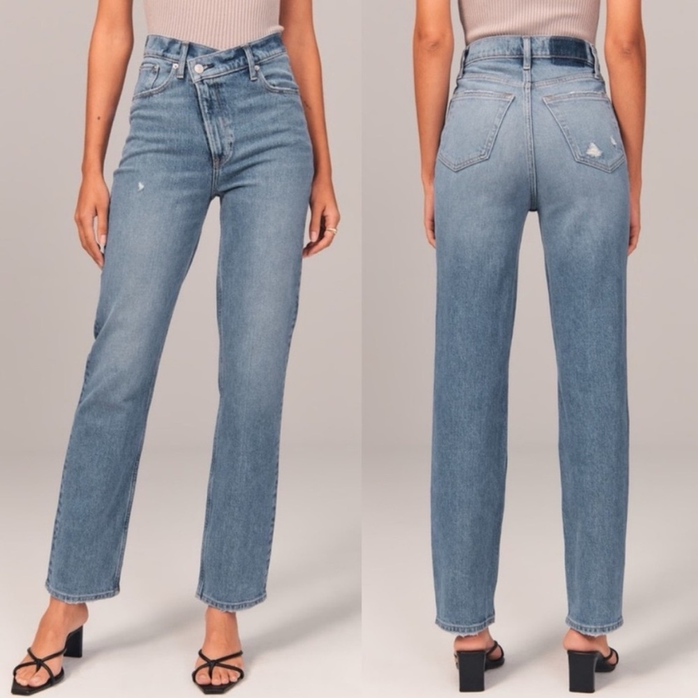 Abercrombie & Fitch The 90s Ultra High Rise Straight Leg Jeans Criss Cross